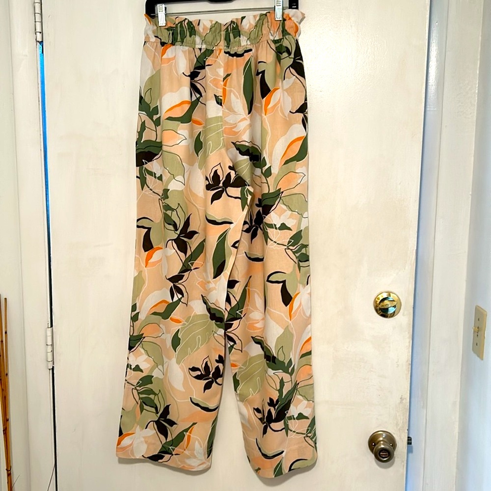 Nicole Miller  New York light weight summer pants just reduced